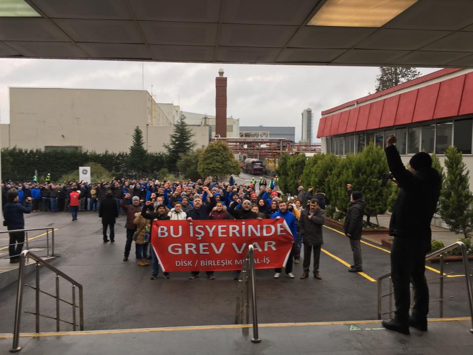 Metal işçişleri 4 ilde 13 fabrikada greve başladı