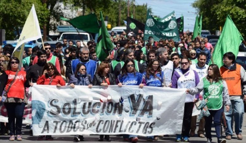 Arjantin: İşçiler Polis Şiddetini Protesto Etti