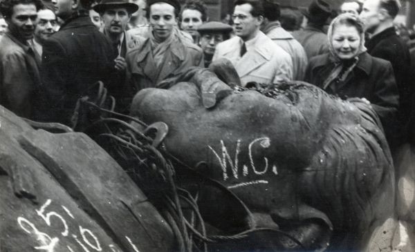 1956 Macaristan Devrimi – Dicle Bozdağ (Kara Kızıl Notlar)