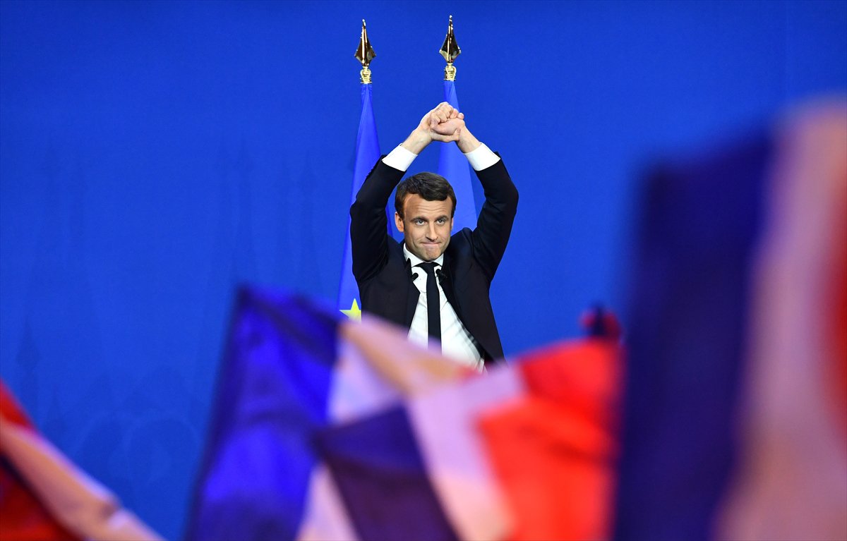 Fransa’da cumhurbaşkanlığı seçimlerini liberal Macron kazandı