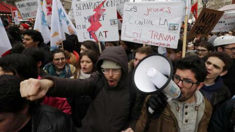 Fransa’da Macron’un Reformlarına Karşı Genel Grev Çağrısı