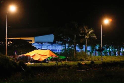 Vietnam’da polis yaşam alanlarını savunan köylülerin eylemine saldırdı, çadırlarını yaktı