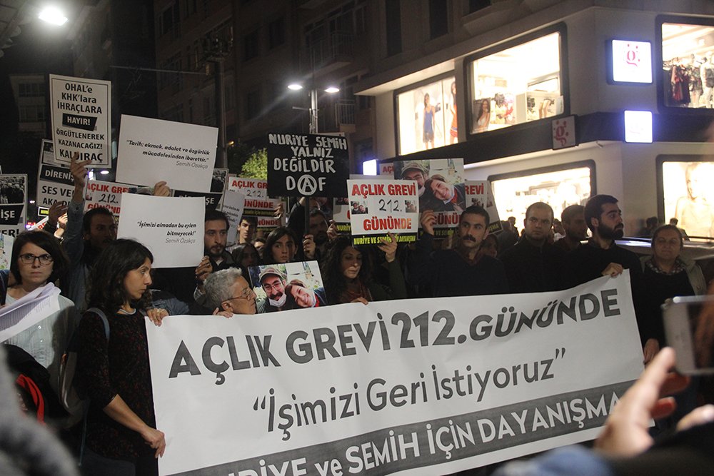 Açlık grevinin 212. gününde Kadıköy’de Nuriye ve Semih için eylem