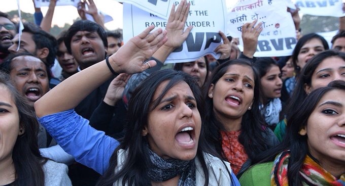 Hindistan’da çocuğa tecavüz isyan ettirdi