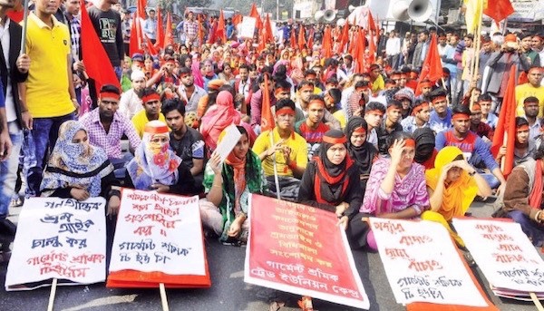Bangladeş: Tekstil işçilerinden ‘asgari ücret’ protestosu