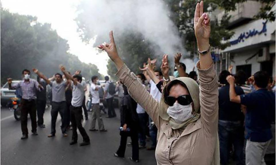 İran’da isyan 4. gününde sürüyor