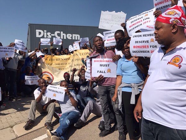 Güney Afrika: Dis-Chem işçileri sendikal hakları için greve çıktılar
