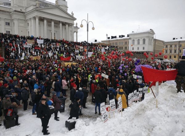 Finlandiya: 200 bin işçi greve çıktı