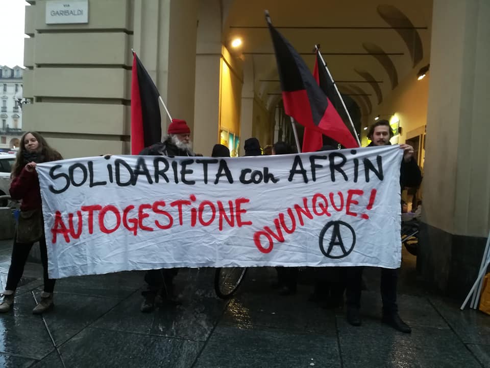 İtalya’da Anarşistlerden Afrin’le Dayanışma Eylemi