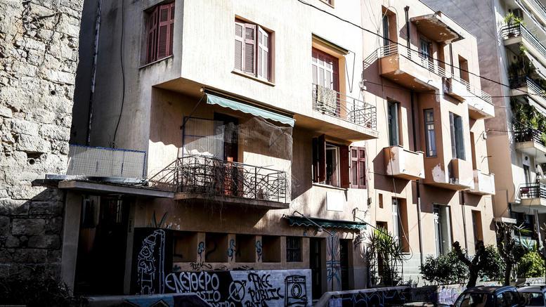 Atina’da Sabah Saatlerinde Üç İşgal Evine Polis Baskını
