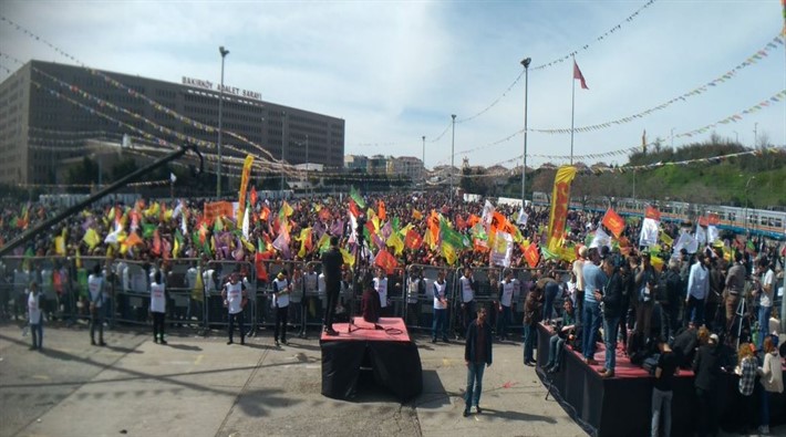 İstanbul’daki Newroz kutlamasında gözaltına alınanlardan 28’i tutuklandı