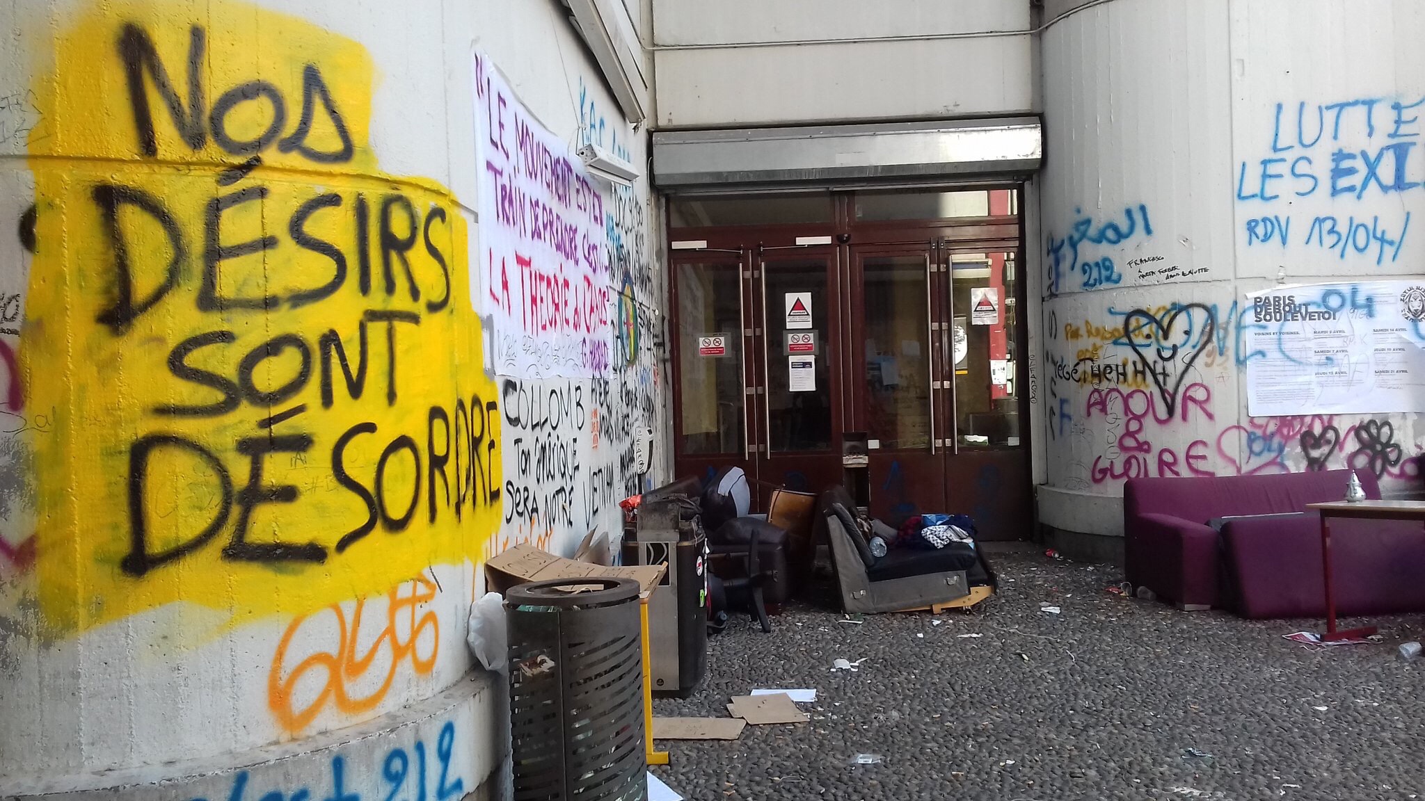Fransa’da polis öğrencilerin işgal ettiği üniversiteye saldırdı