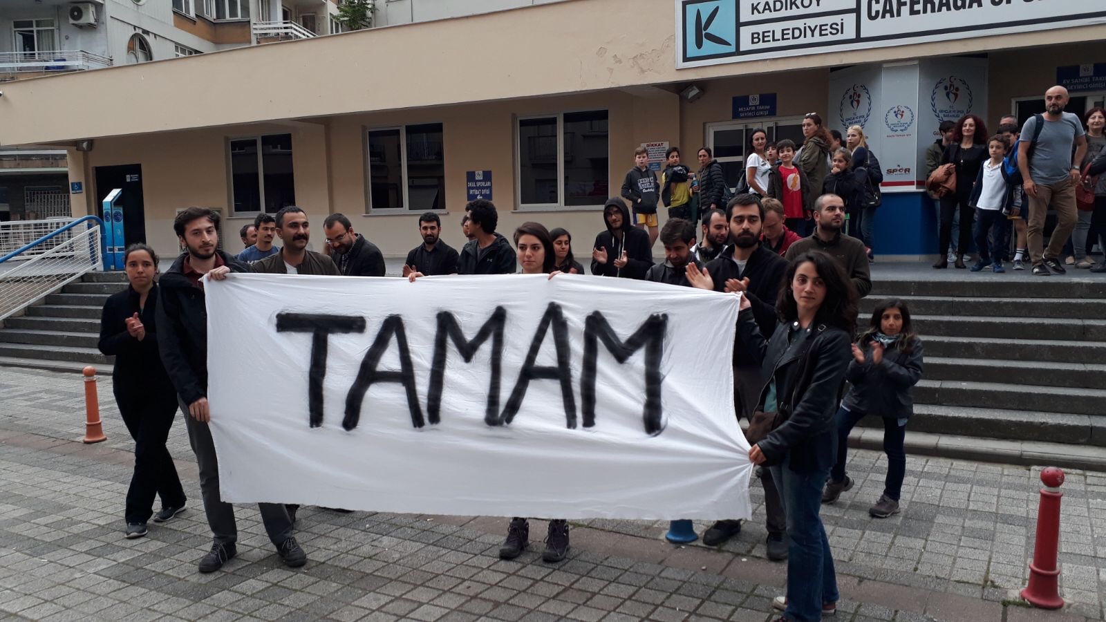 Kadıköy’de Gerçekleştirilen “T A M A M” Eylemine Polis Saldırısı: 10 Kişi Gözaltına Alındı