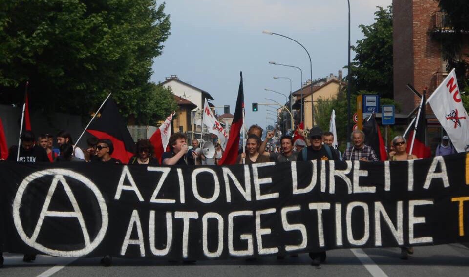 Torino Anarşist Federasyonu hızlı tren projesine karşı eylem düzenledi