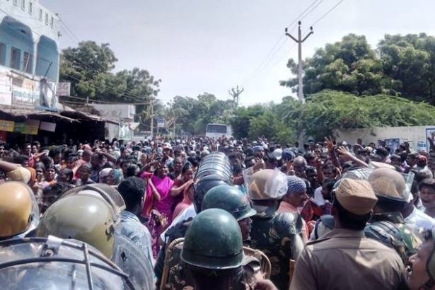 Hindistan’da polis maden karşıtlarına ateş açtı: En az 11 eylemci katledildi