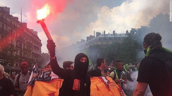 Fransa’da hükümet politikalarına karşı üçüncü genel grev