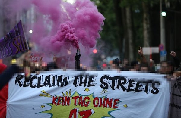 Köln’de ‘Otonom Merkez’in boşaltımak istenmesine karşı antifaşistler sokağa çıktı