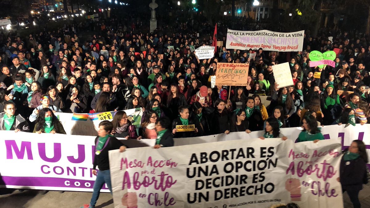 Şili’de yüz bin kadın kürtaj hakkı için yürüdü