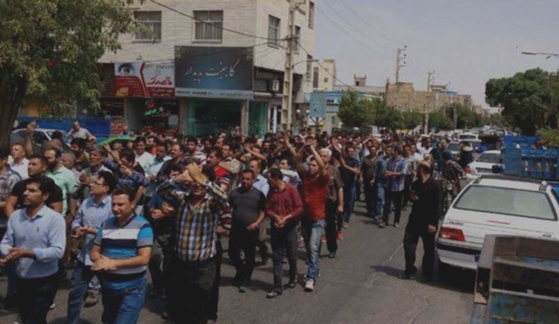 İran’da 5. gününe giren rejim karşıtı eylemlerde bir kişi öldürüldü