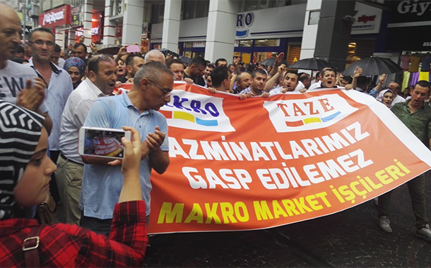 Samsun’da işten atılan Makro Market işçileri tazminat hakları için yürüdü