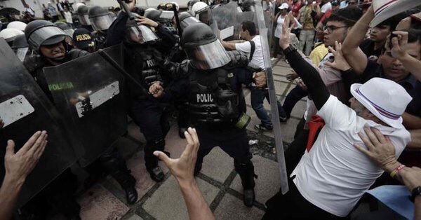Kosta Rika’da genel greve destek veren üniversitelilere polis saldırısı