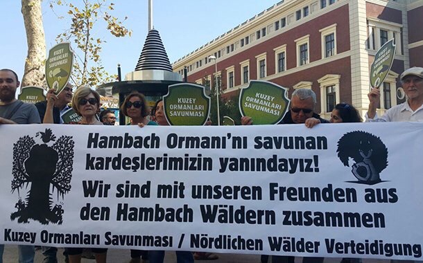 Hambach Ormanı direnişiyle dayanışmak için Almanya Başkonsolosluğu önünde eylem
