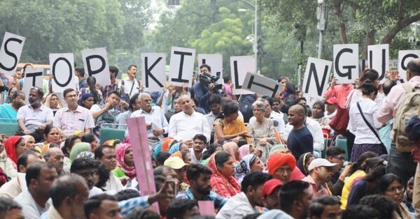 Yeni Delhi’de iş cinayetleri protesto edildi