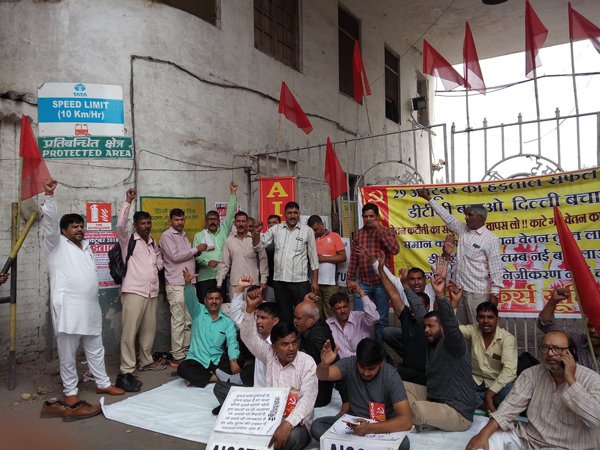 Hindistan’da 14 bin ulaşım işçisi greve çıktı