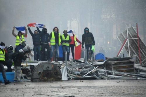 “Sarı Yelekliler” hareketi: Proletarya, burjuvazinin saldırılarına, otonom bir şekilde, kendi sınıf zemini üzerinden cevap vermelidir! – CCI Fransa