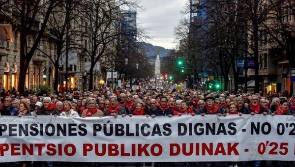 İspanya’da emeklilerden maaş artışı için eylemler