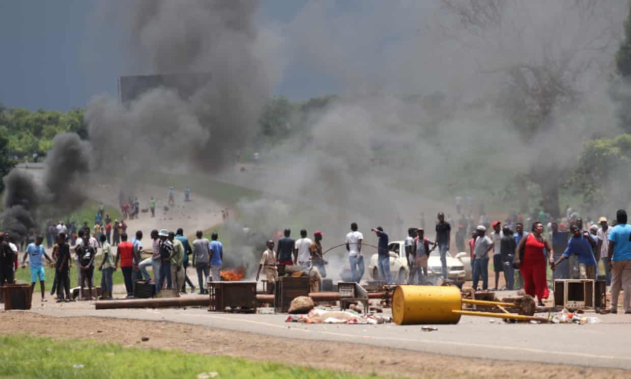 Zimbabwe’de eyleme polis gerçek mermi ile saldırdı: En az 6 kişi yaşamını yitirdi
