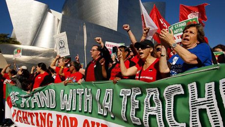 Los Angeles’ta eğitim emekçileri greve hazırlanıyor