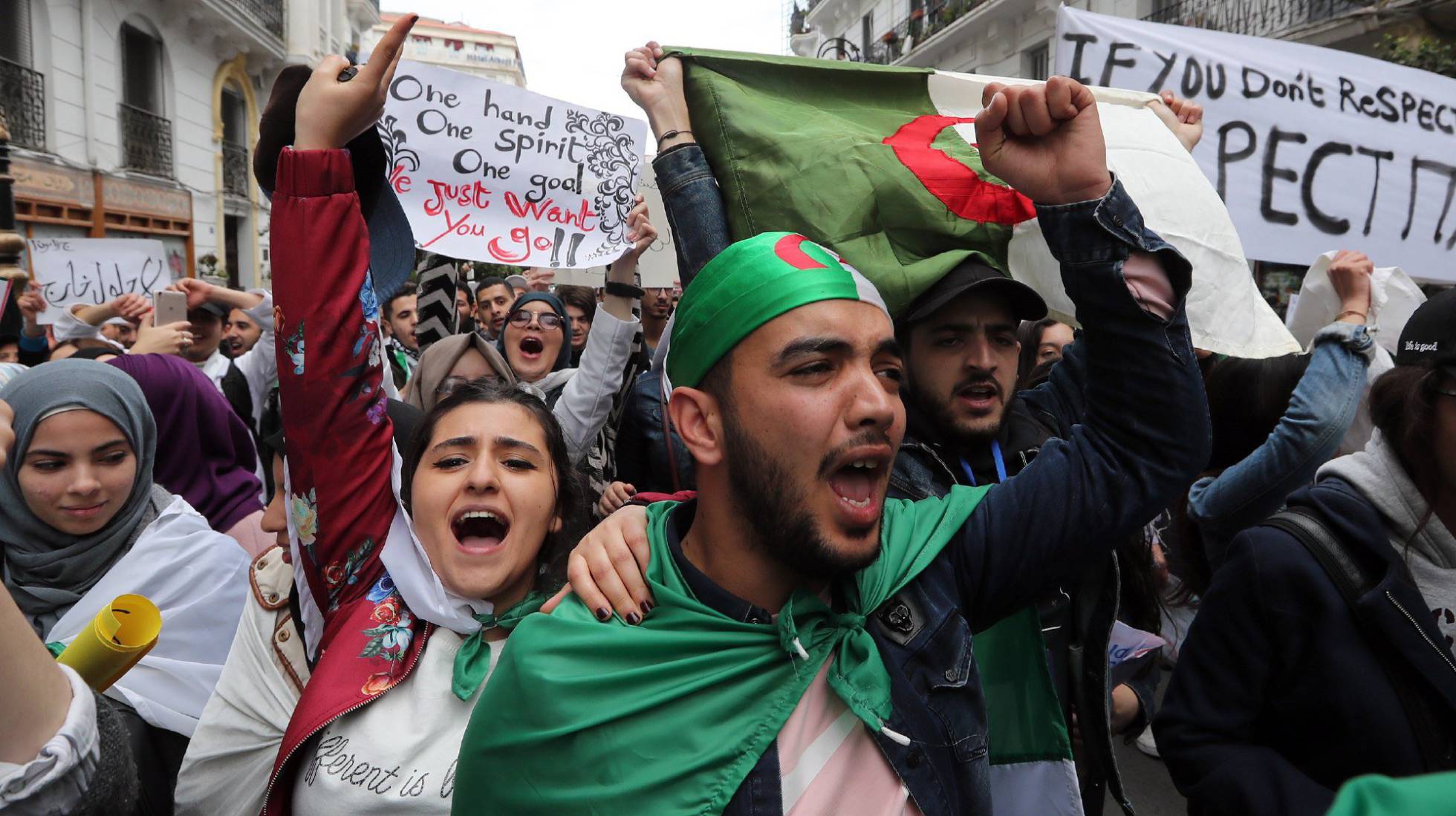 Cezayir’de Buteflika karşıtı eylemler devam ediyor