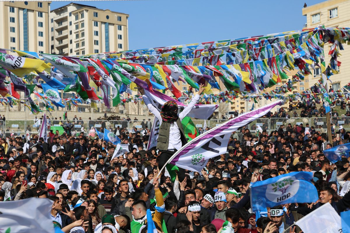 Dört Bir Yanda Newroz Ateşi Yakıldı