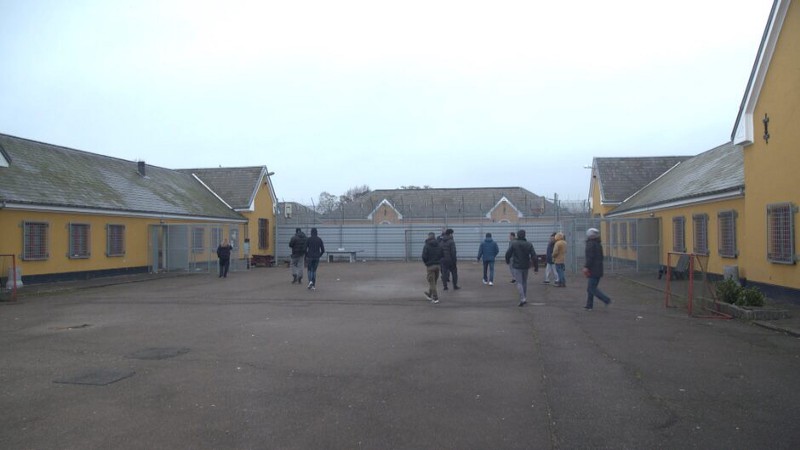 Danimarka’da geri gönderme merkezinde kalan mültecilerin kötü koşullarına karşı yapılan eyleme polis saldırdı