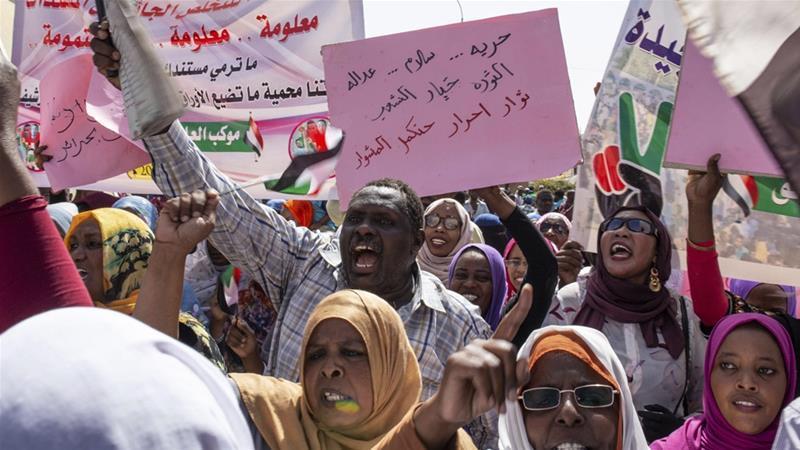 Sudan’da askerler iktidarı bırakmıyor, eylemler sürüyor