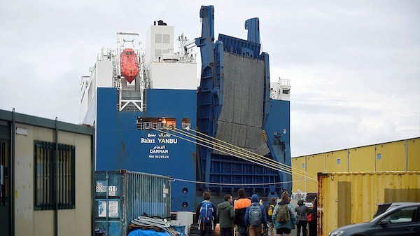 İtalya’da liman işçileri Yemen’deki savaşa karşı silah taşıyan gemiyi yüklemeyi reddetti, greve gitti