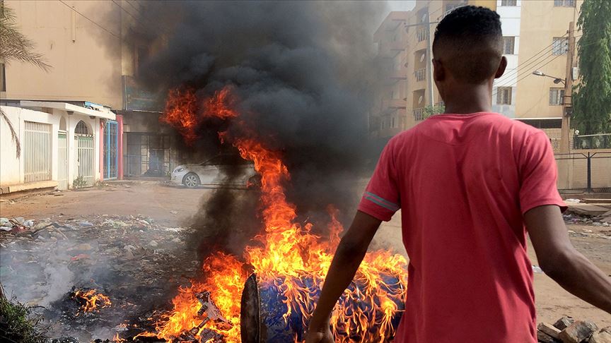 Sudan’da darbecilerin gerçekleştirdiği katliam sonrasında grev çağrısı yapıldı