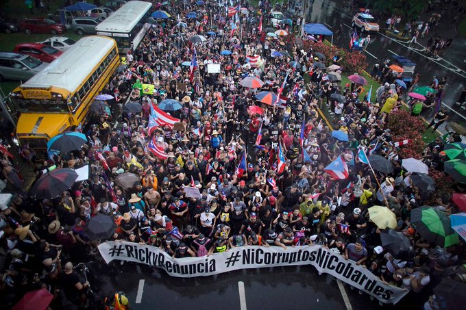 Porto Riko’da Vali Ricardo Rrossello’nun istifası için eylemler sürüyor