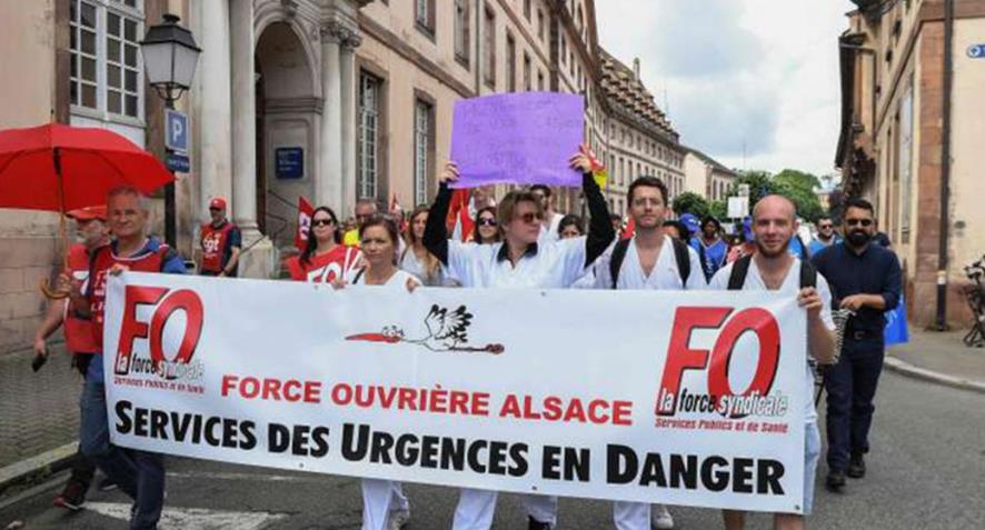 Fransa’da binlerce sağlık emekçisi bakanlığa yürüdü