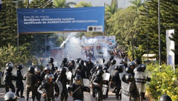 Honduras’ta grev ve üniversite işgalleri