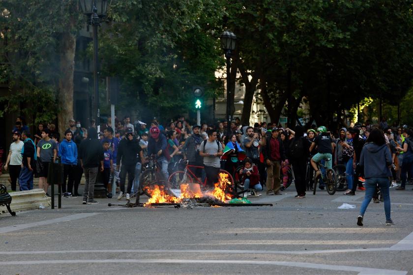 Şili’de sendikalar asker sokaktan çekilmezse 23 Ekim’de greve çıkıyor