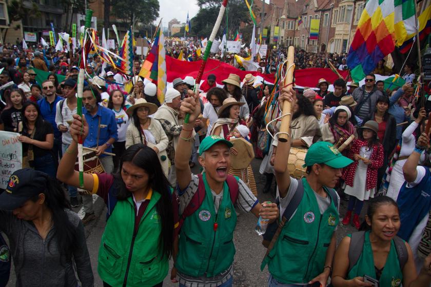 Kolombiya’da hükümetin politikalarına karşı yüz binlerce kişi sokaklarda