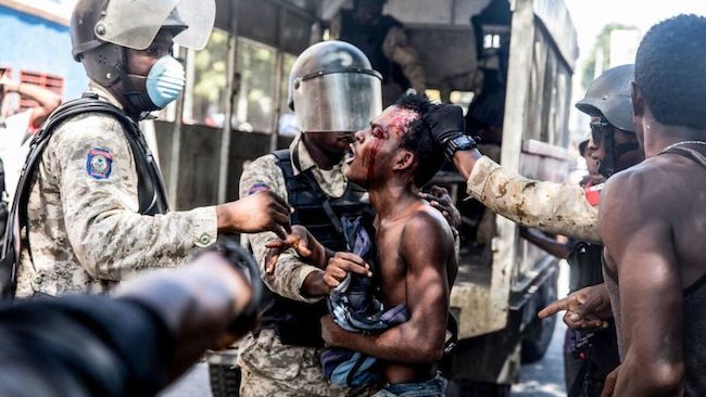 Haiti’de protestolar sürüyor: Bugüne kadar en az 42 kişi katledildi