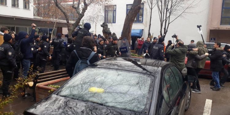 Ankara Üniversitesi’nde Las Tesis protestosunda polis saldırısı