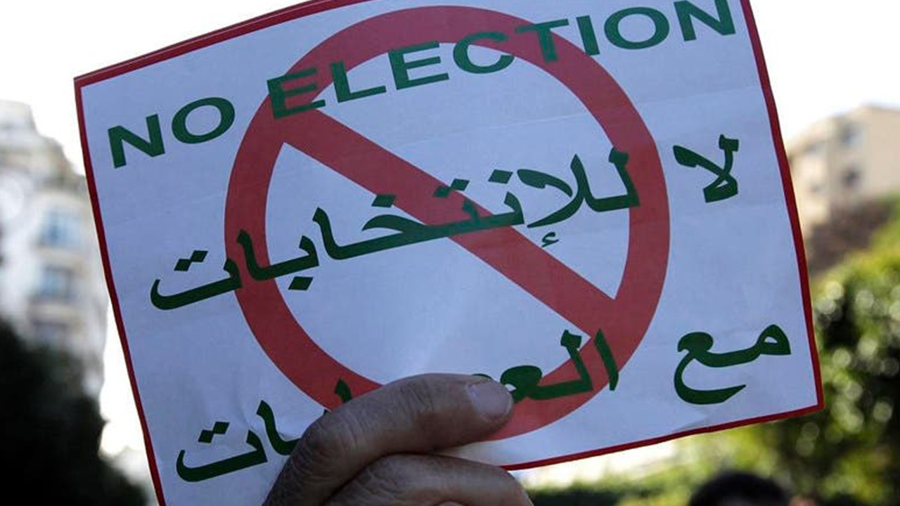 Cezayir’de seçimler boykot ediliyor: Muhalifler sokağa çıktı, seçim sandıkları kırıldı