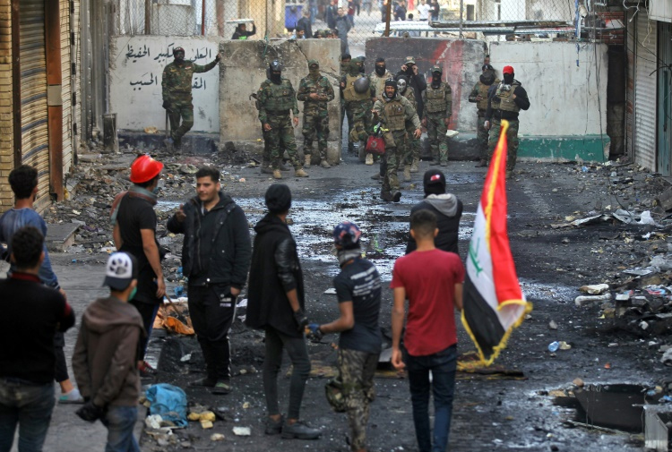 Irak’ta protestoculara yönelik silahlı saldırıda en az 19 kişi hayatını kaybetti