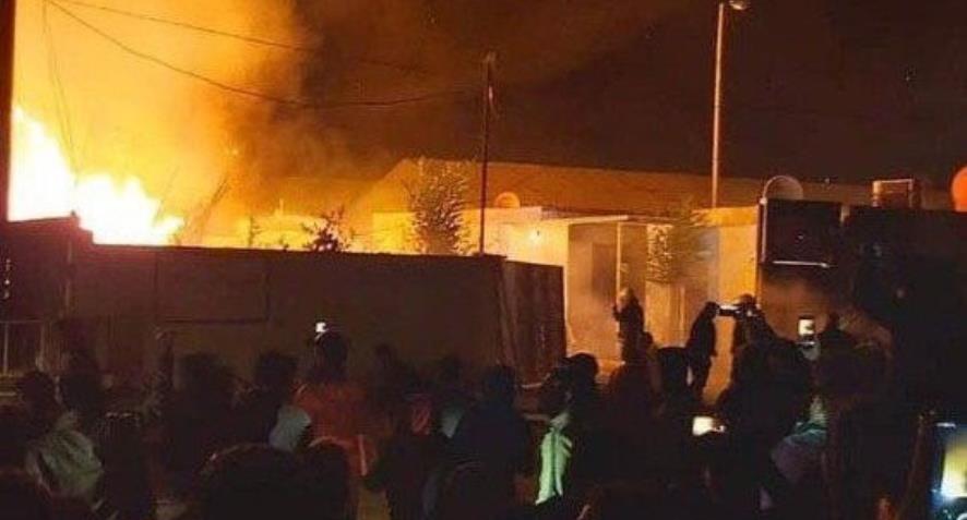 Irak’ta eylemler devam ediyor: Devlet kurumları ve parti binaları ateşe verildi