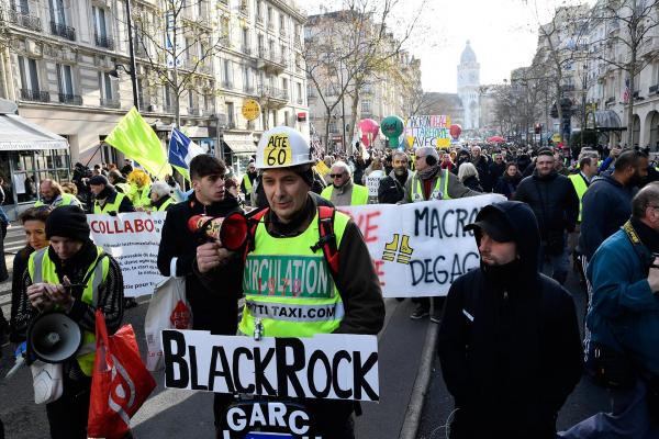 Fransa’da “emeklilik reformu”na karşı başlayan genel grev 36. gününde devam etti