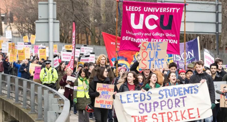 Birleşik Krallık’ta eğitim emekçileri greve başladı